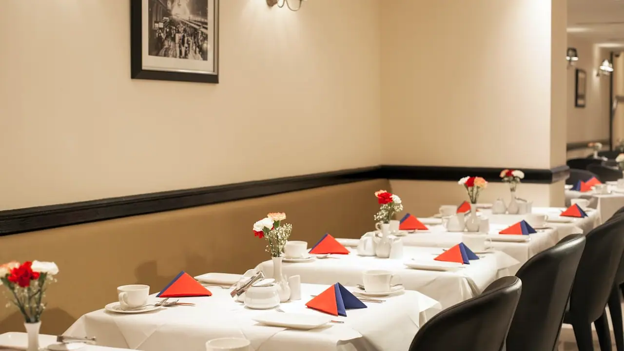 Park Grand Paddington court